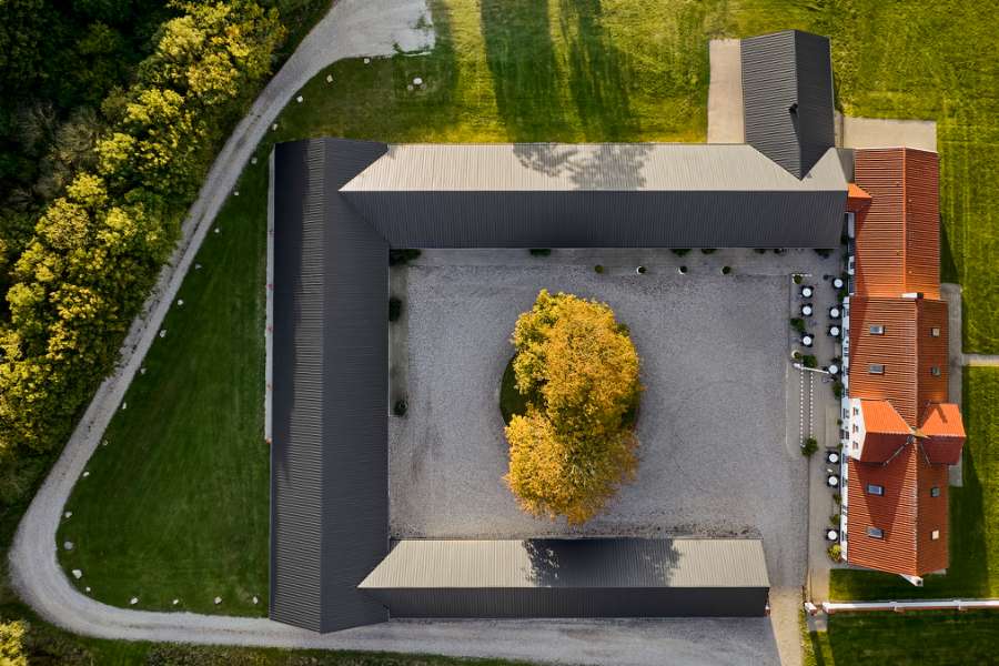 Stål og sjæl mødes på Egholm Vestergaard, Egholm Vestergaard, Egholm 57, 9000 Aalborg